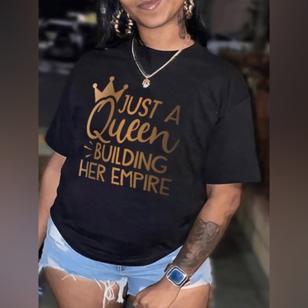 BASICS Queen Crown Letter Print T-shirt